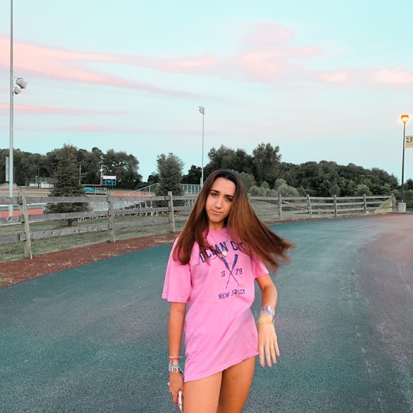 Meet your Posher, Isabella - Picture 1 of 2